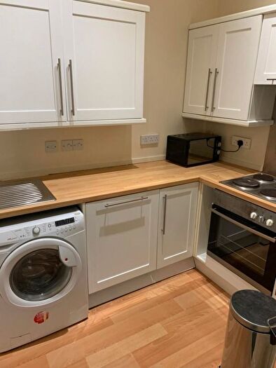 3 Bedroom Flat To Rent In Murieston Crescent, Edinburgh, EH11