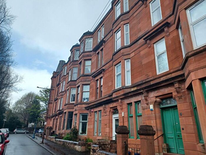 2 Bedroom Flat To Rent In Kingsley Avenue, Glasgow, G42