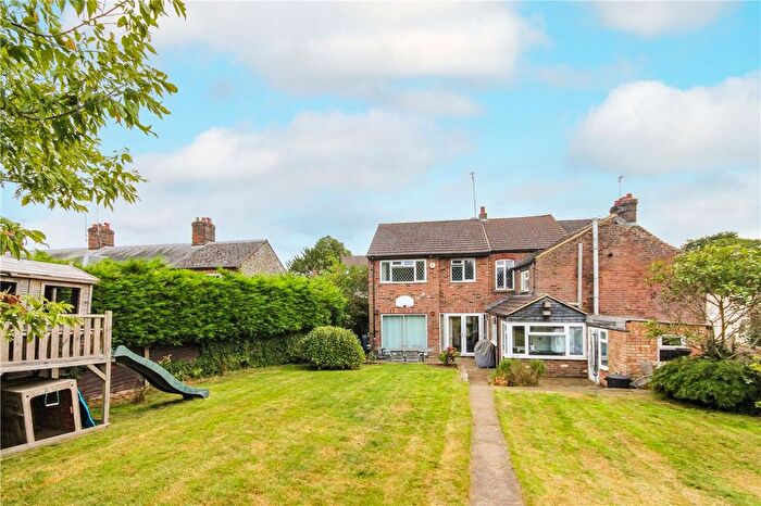 4 Bedroom Semi-Detached House For Sale In Woodside Road, Lower Woodside, Luton, LU1