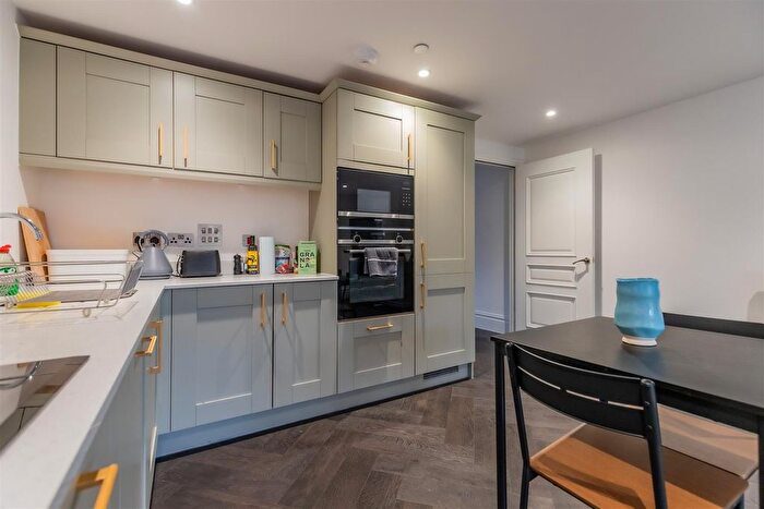 1 Bedroom Flat For Sale In Llys Sophia, Cathedral Road, Pontcanna, CF11