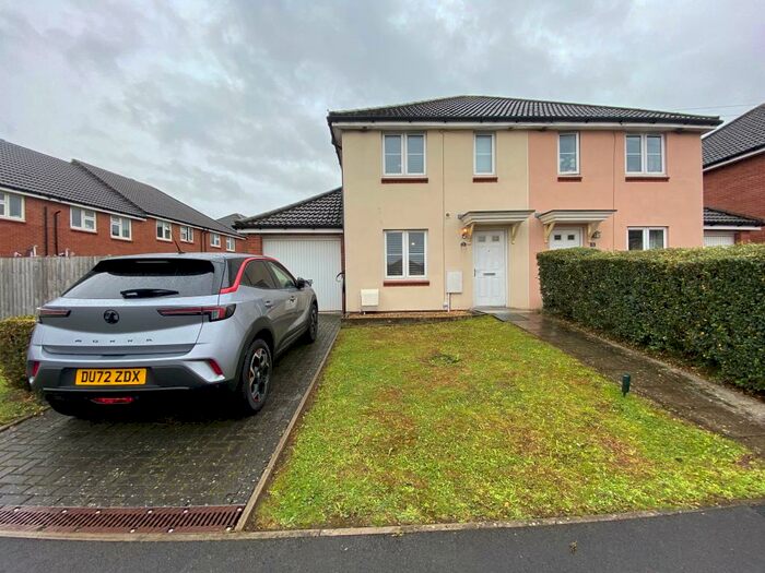 3 Bedroom House To Rent In Tregarth Road, Bristol, BS3