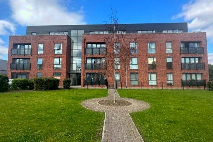 2 Bedroom Flat To Rent In Somerset Close, Derby, DE22