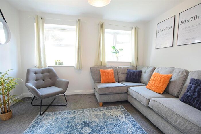 5 Bedroom Terraced House To Rent In Stapleford Avenue - Student House - /, LN2