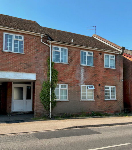 2 Bedroom Flat To Rent In Shaftesbury Street, Fordingbridge, SP6