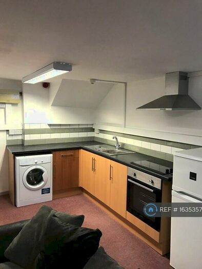 1 Bedroom Flat To Rent In King Street, Carmarthen, SA31