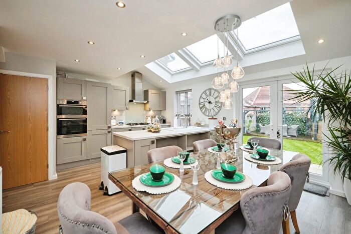 4 Bedroom Detached House For Sale In Crown Green Close, Handsworth Wood, Birmingham, B20