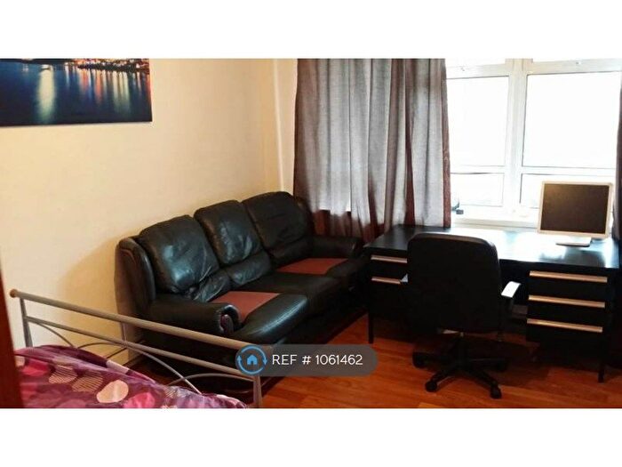 3 Bedroom Flat To Rent In Sidmouth Street, London, WC1H