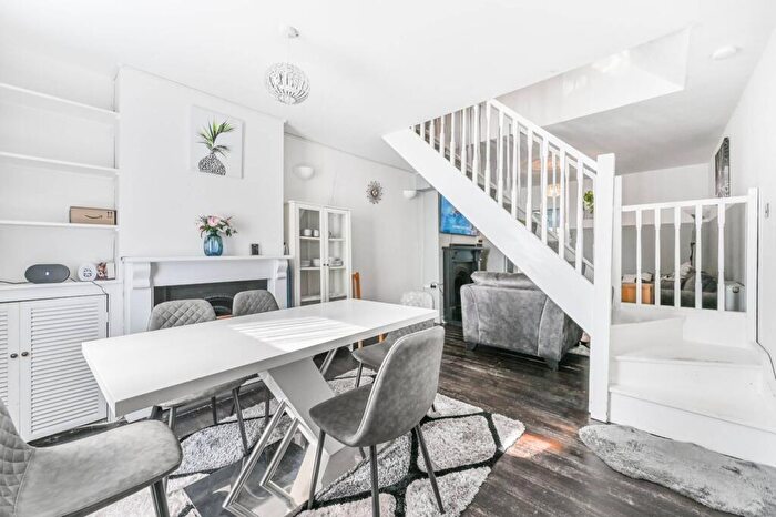 2 Bedroom Terraced House For Sale In Warren Road, Croydon, CR0