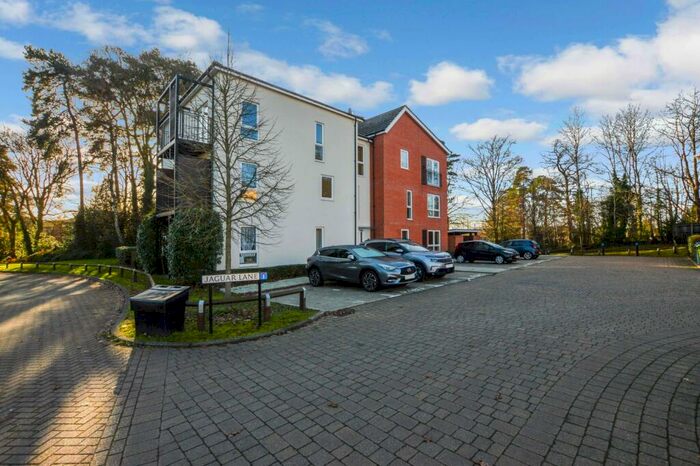 2 Bedroom Apartment To Rent In Jaguar Lane, Bracknell, Berkshire, RG12