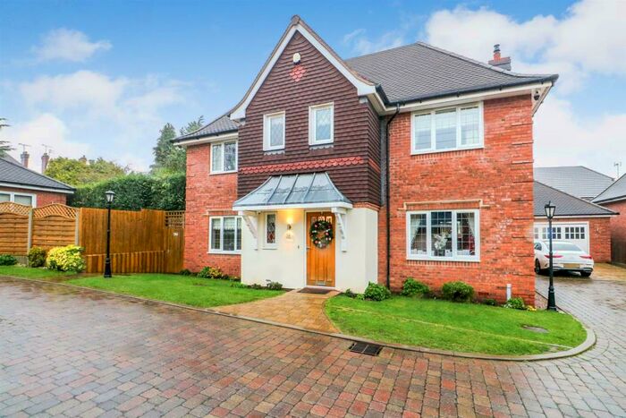 5 Bedroom Detached House To Rent In Beech Hill Close, Sutton Coldfield, B72