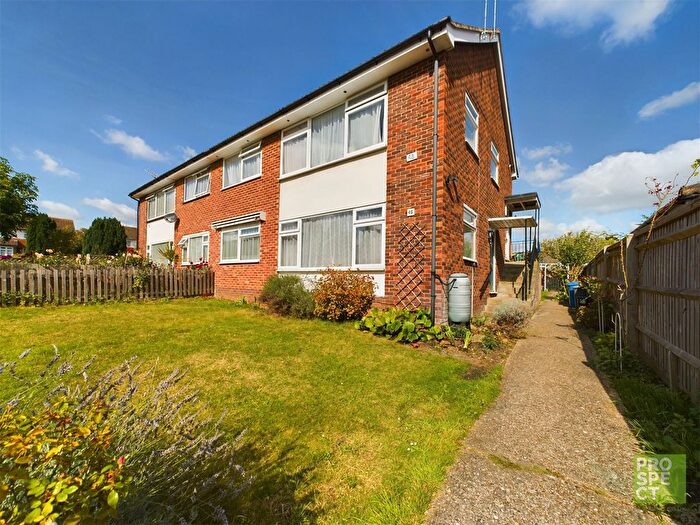 2 Bedroom Maisonette To Rent In Broom Hill, Cookham, Maidenhead, Berkshire, SL6