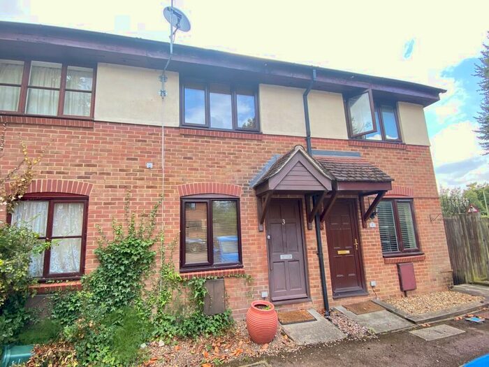 1 Bedroom Terraced House To Rent In Woking, GU22