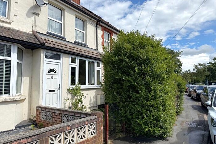 2 Bedroom Cottage To Rent In Woking, Surrey, GU21