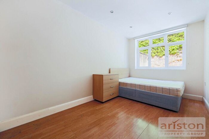 1 Bedroom Flat To Rent In Hornsey Road, Archway, N19