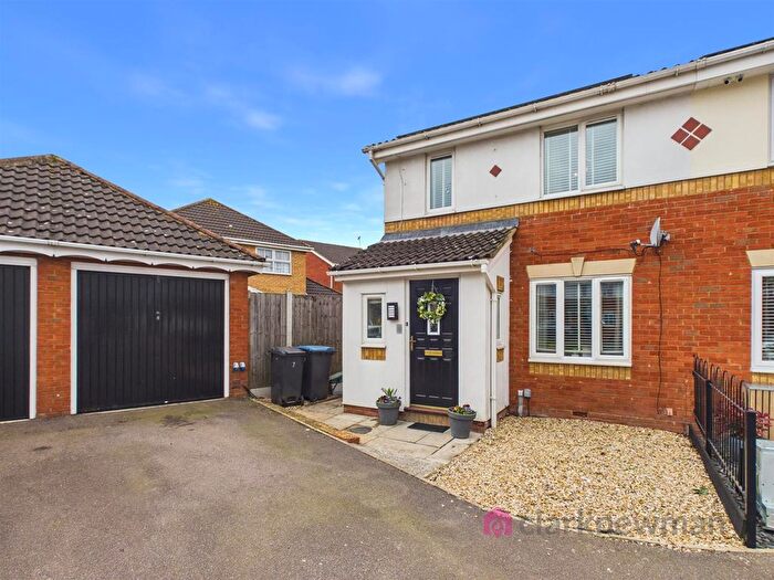 3 Bedroom Semi Detached House For Sale In Heathcote Gardens, Church Langley, Harlow, CM17