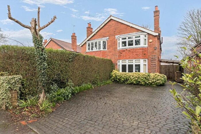 3 Bedroom Semi Detached House For Sale In Kidmore Road, Caversham Heights, RG4