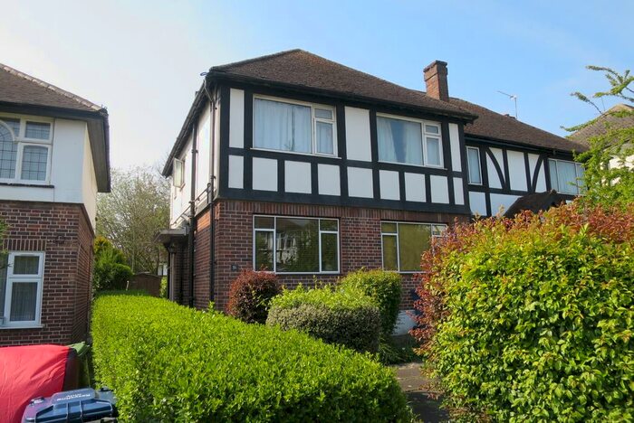 2 Bedroom Maisonette To Rent In Goring Way, Greenford, UB6