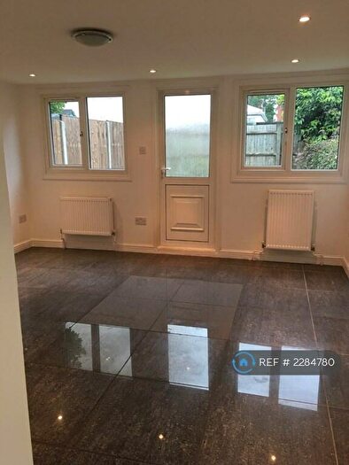 5 Bedroom Terraced House To Rent In Bernhart Close, Edgware, HA8