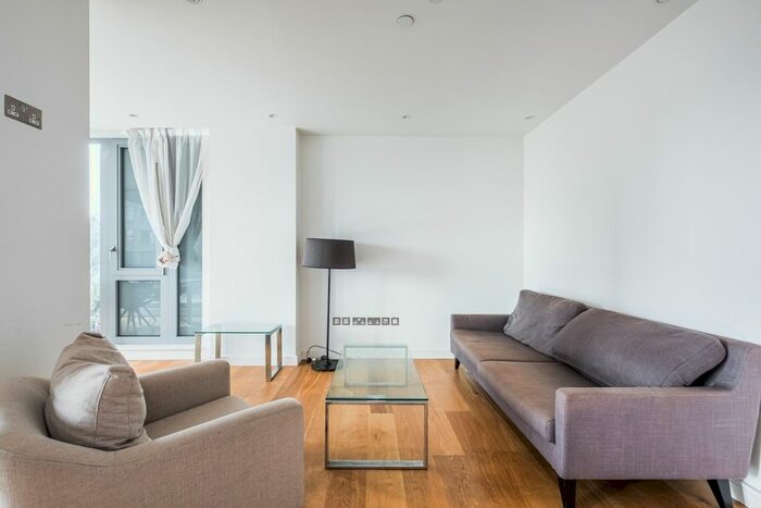 3 Bedroom Flat To Rent In Camley Street, London, N1C