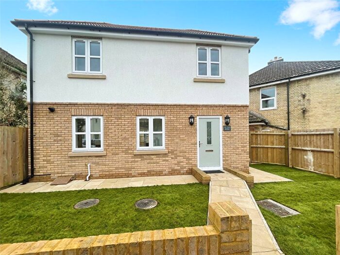 2 Bedroom Detached House For Sale In Darwin Drive, Cambridge, Cambridgeshire, CB4