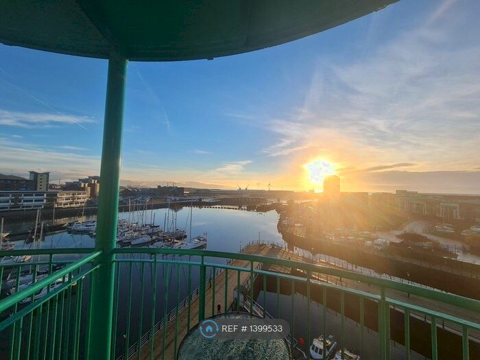 2 Bedroom Flat To Rent In Maritime Quarter, Swansea, SA1