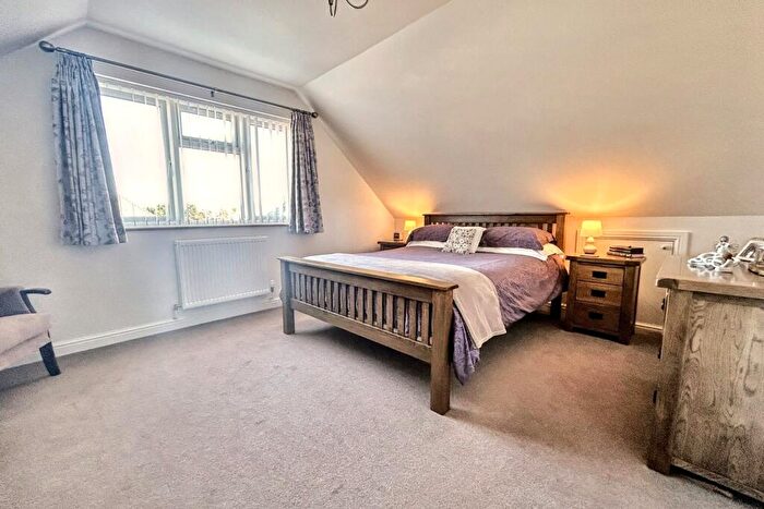 4 Bedroom Detached House For Sale In Sturminster Marshall, BH21