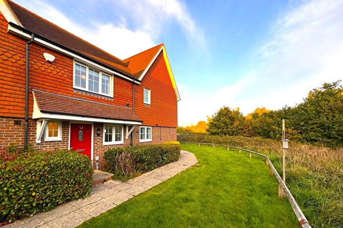 2 Bedroom Terraced House To Rent In Fieldbank, Horley, RH6
