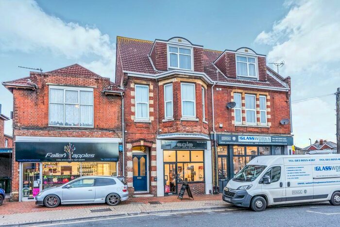 1 Bedroom Apartment To Rent In High Road, Swaythling, SO16