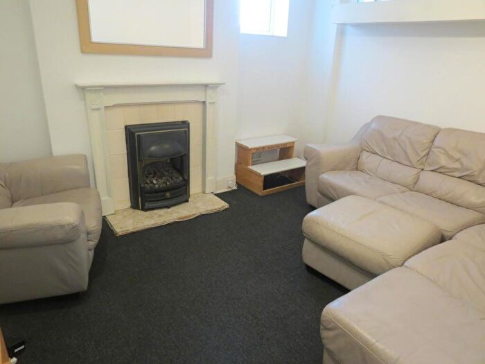 5 Bedroom House To Rent In Bedroom Detached House In Winton, BH9