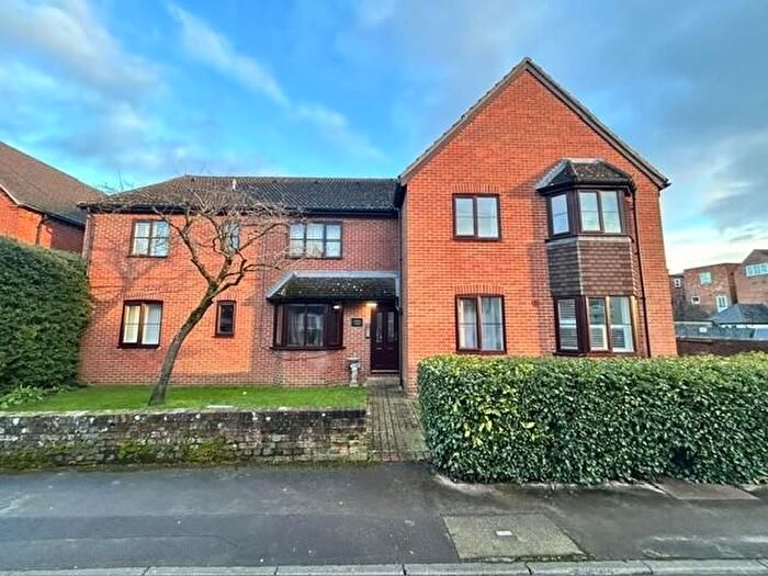 1 Bedroom Flat To Rent In Newbury, Berkshire, RG14