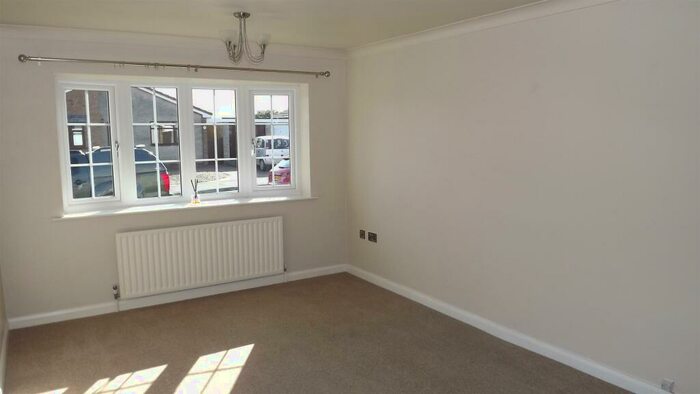 2 Bedroom Detached Bungalow To Rent In Willow Place, Braithwell, Rotherham, S66