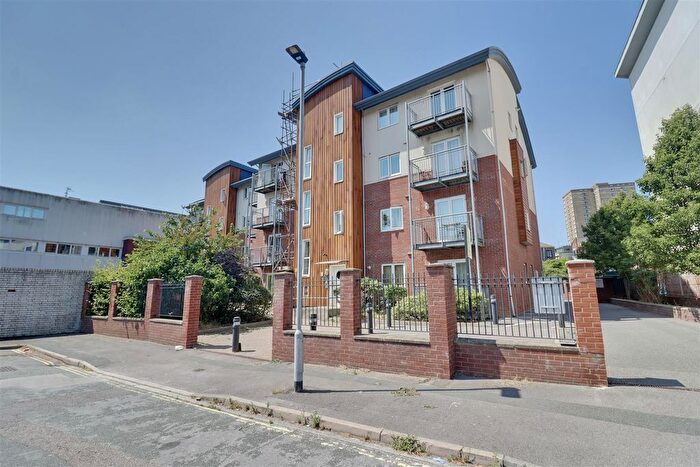 2 Bedroom Flat To Rent In Lion Terrace, Portsmouth, PO1