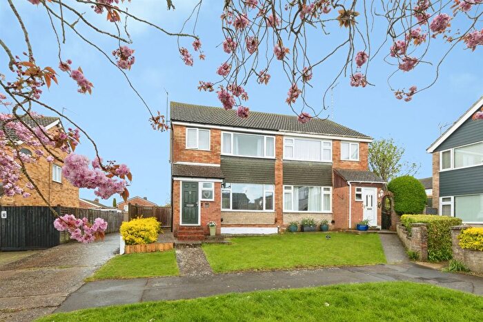 3 Bedroom Semi Detached House For Sale In Milford Avenue, Stony Stratford, Milton Keynes, MK11