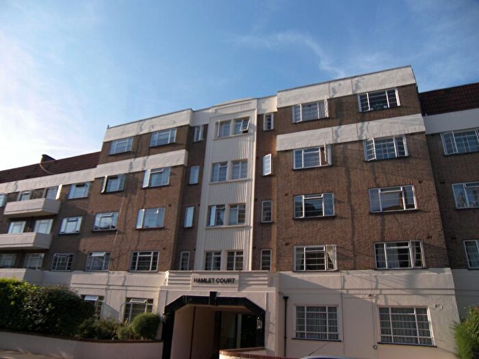 2 Bedroom Flat To Rent In Hamlet Court, Hamlet Gardens, London, W6