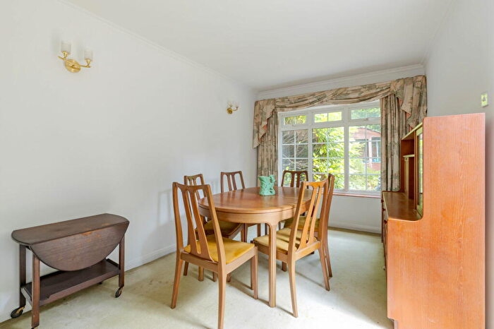 3 Bedroom Detached Bungalow For Sale In Chinthurst Lane, Shalford, Guildford, GU4