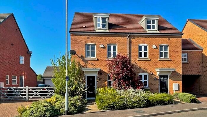 3 Bedroom Semi-Detached House To Rent In Jackson Way, Stamford, Lincolnshire, PE9