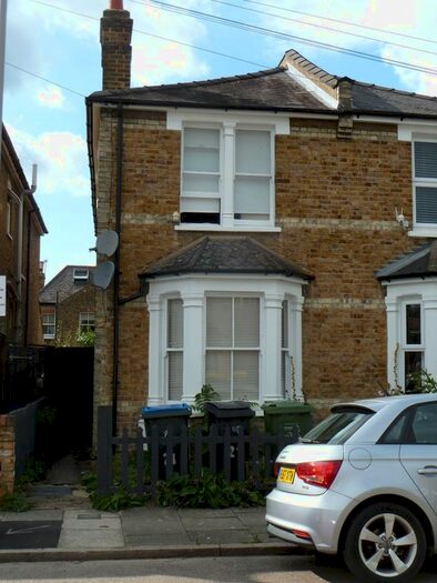 4 Bedroom Semi-Detached House To Rent In Balmoral Road, Kingston, KT1