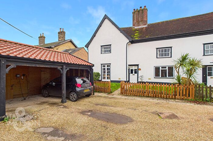 3 Bedroom End Terrace House For Sale In The Street, Botesdale, Diss, IP22