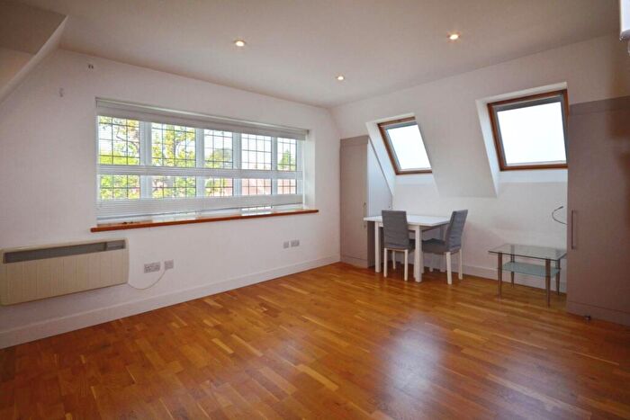 Studio To Rent In Chesham Road, Amersham, HP6