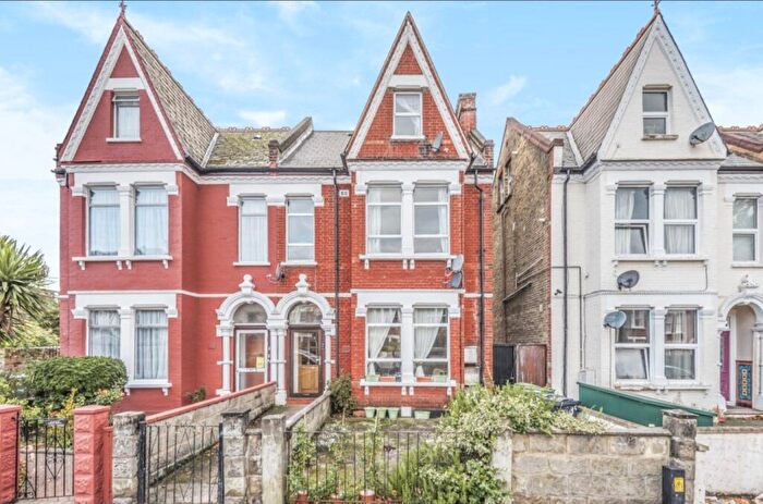 5 Bedroom Flat For Sale In Rosendale Road, London, SE21
