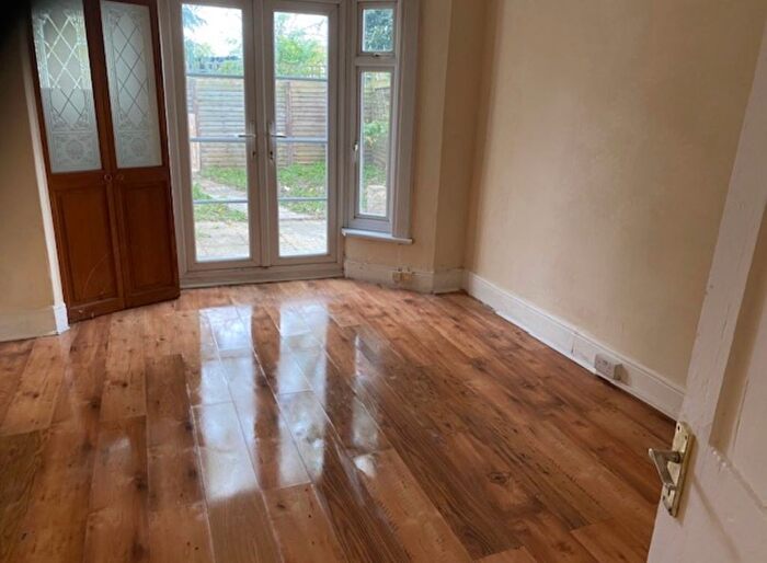 3 Bedroom Flat To Rent In Ordnance Road, Enfield, EN3