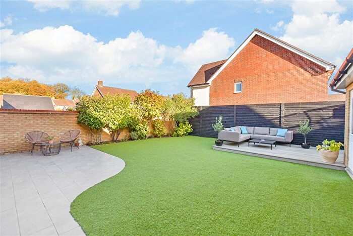 5 Bedroom Detached House For Sale In Broke Wood Way, Maidstone, Kent, ME16