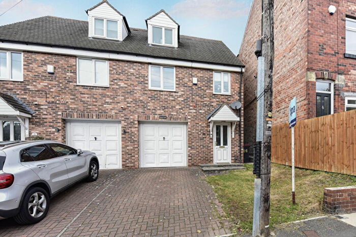 3 Bedroom Semi-Detached House For Sale In Ewers Road, Rotherham, S61