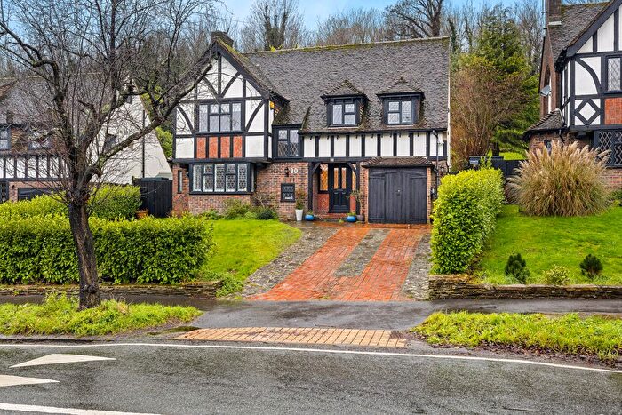 4 Bedroom Detached House For Sale In Woodland Drive, Hove, BN3