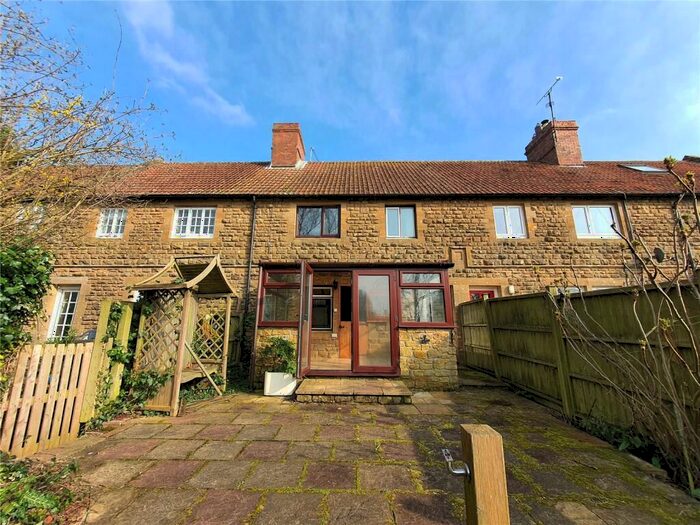 3 Bedroom Terraced House For Sale In Bridge Road, South Petherton, TA13