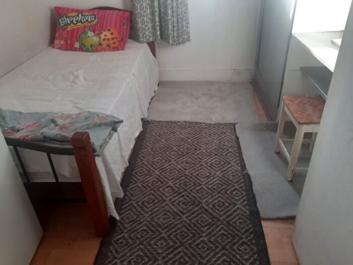 Studio To Rent In Inwood Road, Hounslow, TW3