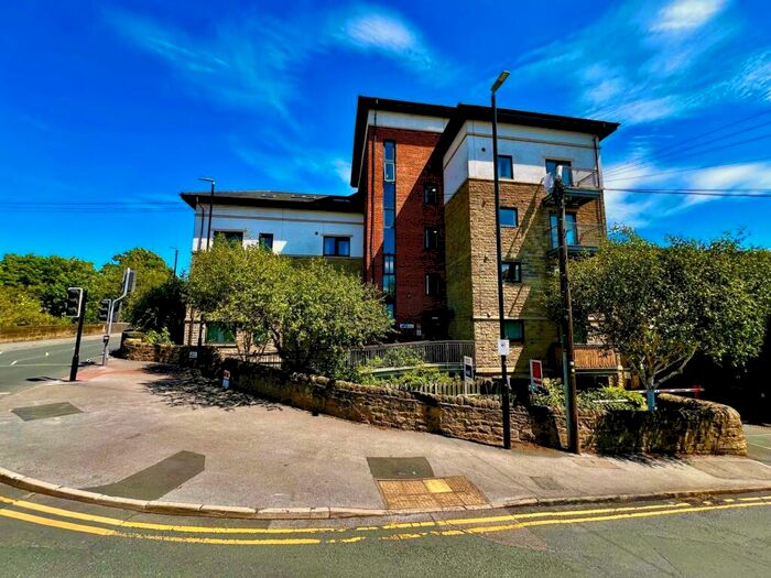 2 Bedroom Flat To Rent In Troy Road, HorsforthL, Leeds, LS18