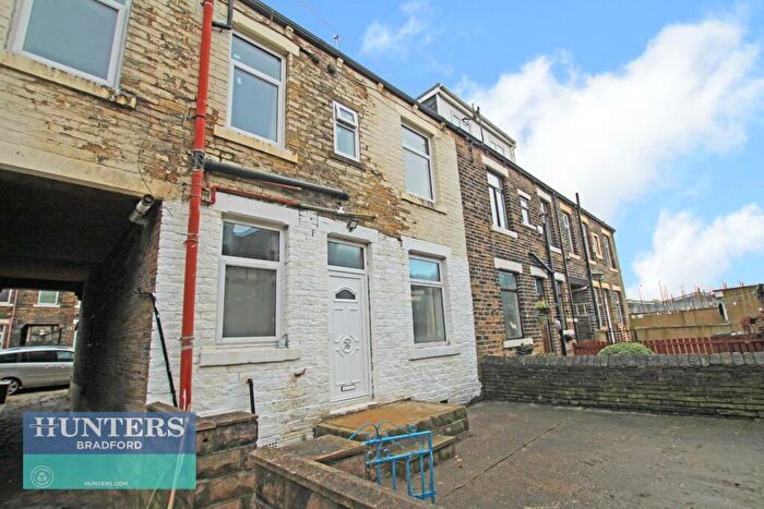 3 Bedroom Terraced House To Rent In Great Russell Street Bradford West, Bradford, West Yorkshire, BD7