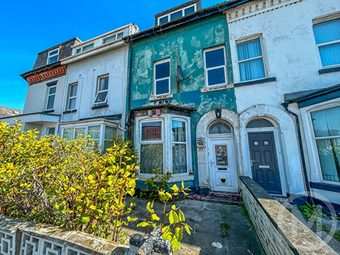 6 Bedroom Terraced House For Sale In Grosvenor Street, Blackpool, FY1