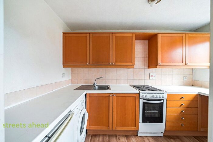 1 Bedroom Flat To Rent In Green Acres, Croydon, CR0